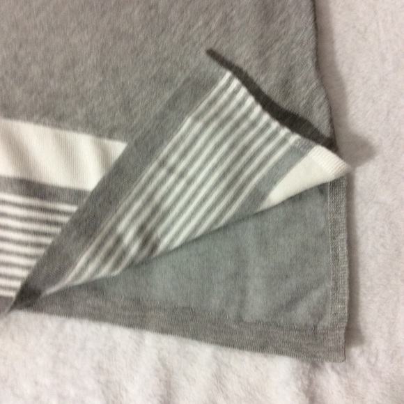 GRAY ASYMMETRICAL TUNIC SWEATER - Picture 3 of 10